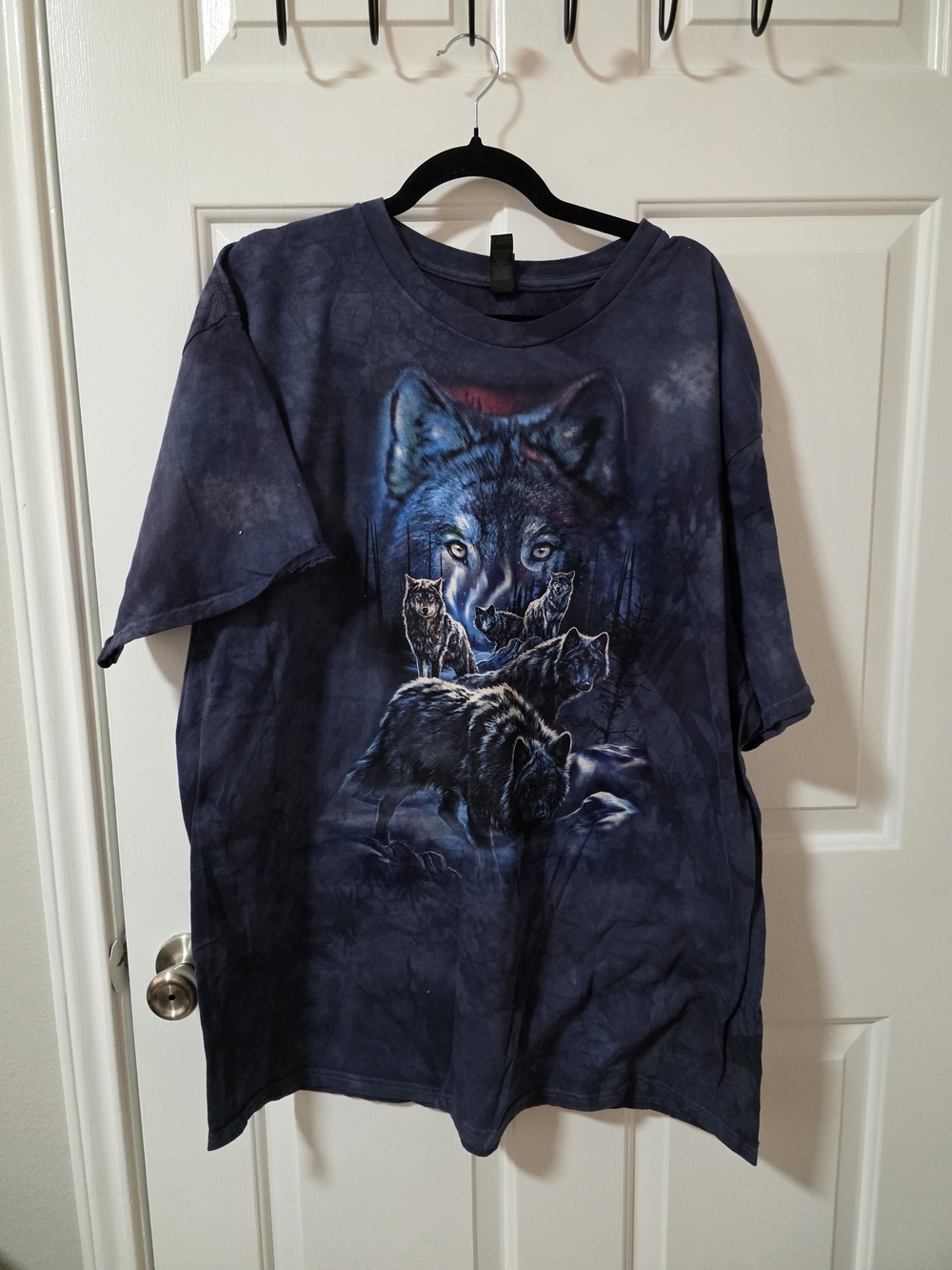 Blue Wolf Graphic T-Shirt